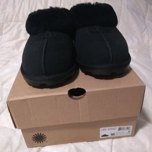UGG Woman's Black Fuzzy Coquette Slippers Size 10
